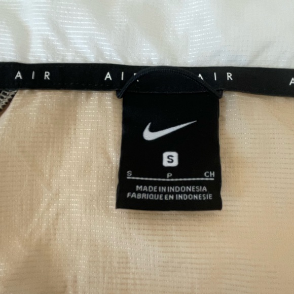 Nike Air Windbreaker Lightweight Jacket, Size Small, Multicolor - Picture 9 of 12